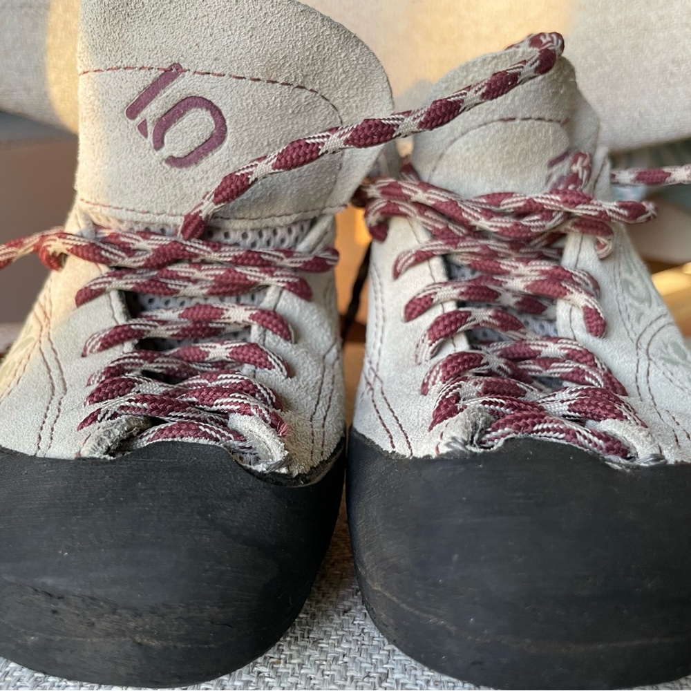 Five Ten Climbing Shoes in Light Gray with Maroon Accents